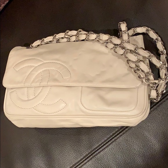 Chanel purse - Picture 5 of 9